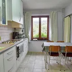 Peaceful Garden Home, Сasa de vacaciones *